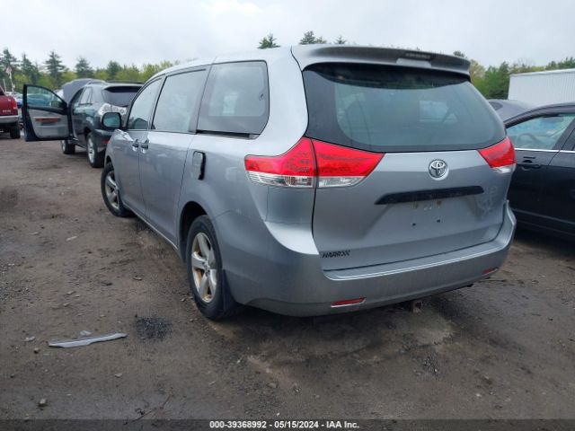 Photo 2 VIN: 5TDZK3DC9CS189496 - TOYOTA SIENNA 