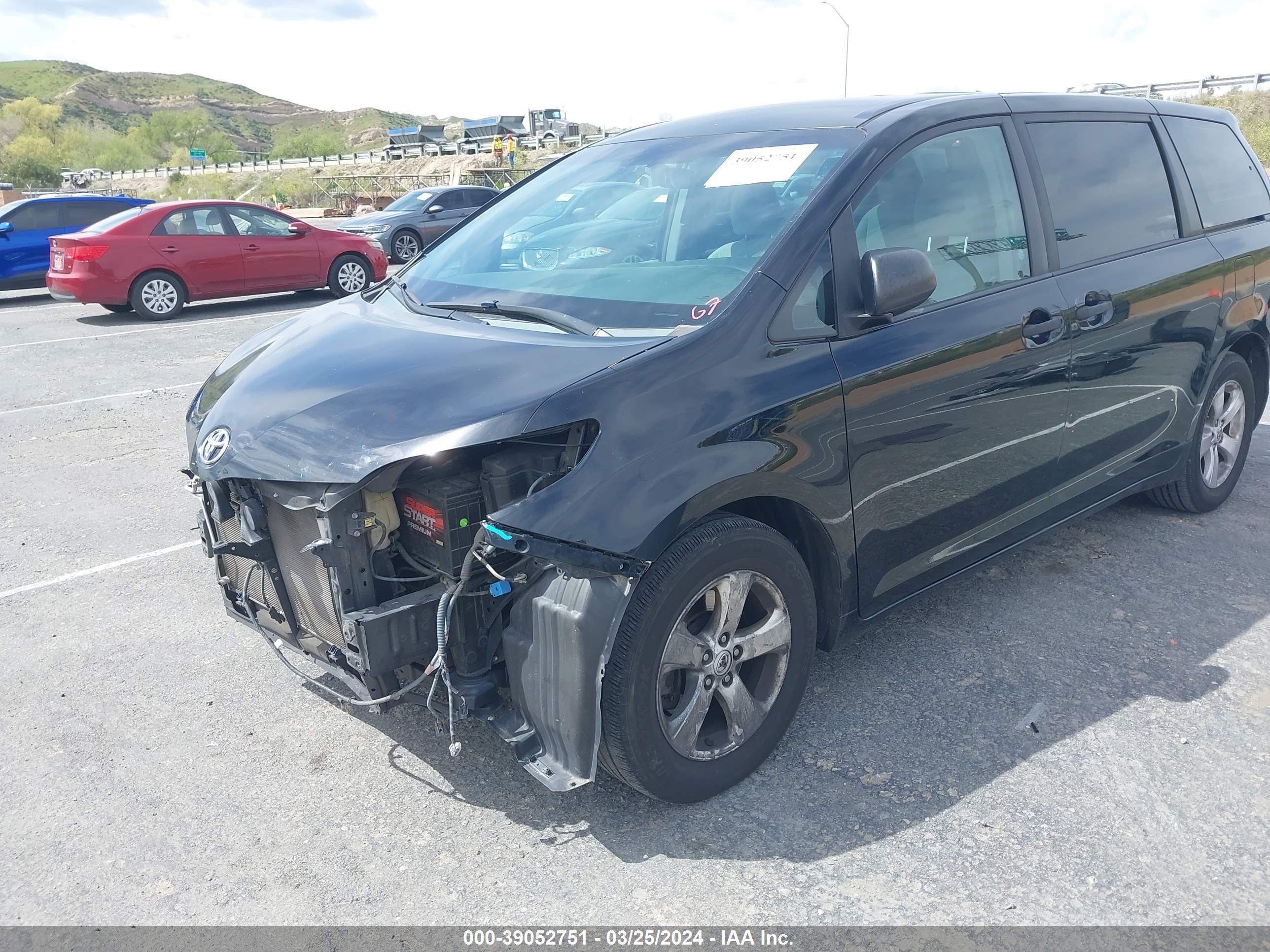 Photo 1 VIN: 5TDZK3DC9FS544297 - TOYOTA SIENNA 