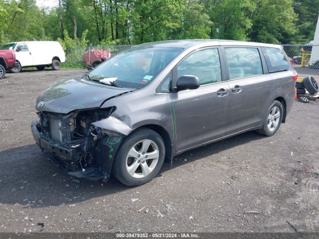 Photo 1 VIN: 5TDZK3DC9GS715132 - TOYOTA SIENNA 