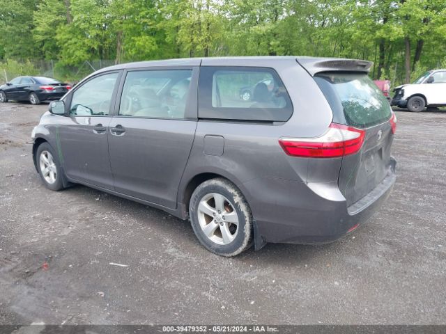 Photo 2 VIN: 5TDZK3DC9GS715132 - TOYOTA SIENNA 