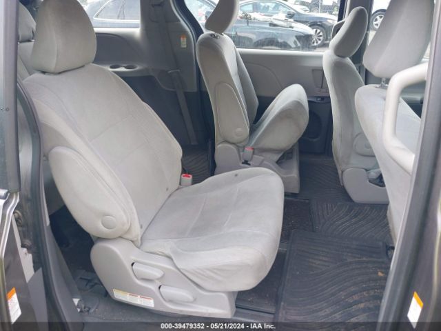 Photo 7 VIN: 5TDZK3DC9GS715132 - TOYOTA SIENNA 