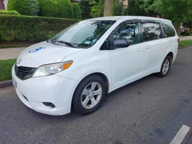 Photo 1 VIN: 5TDZK3DC9GS758160 - TOYOTA SIENNA 