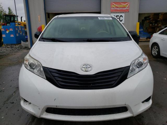 Photo 4 VIN: 5TDZK3DCXBS018979 - TOYOTA SIENNA 