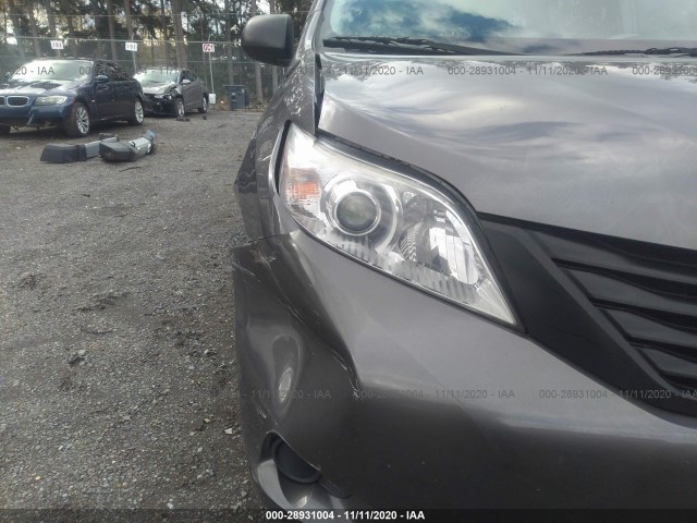 Photo 5 VIN: 5TDZK3DCXBS118273 - TOYOTA SIENNA 