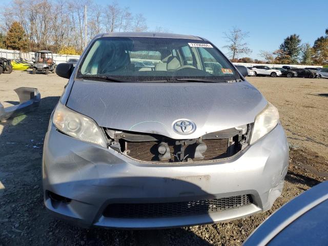 Photo 4 VIN: 5TDZK3DCXDS333817 - TOYOTA SIENNA 