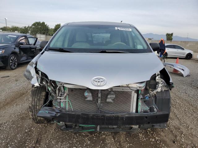 Photo 4 VIN: 5TDZK3DCXDS340783 - TOYOTA SIENNA 