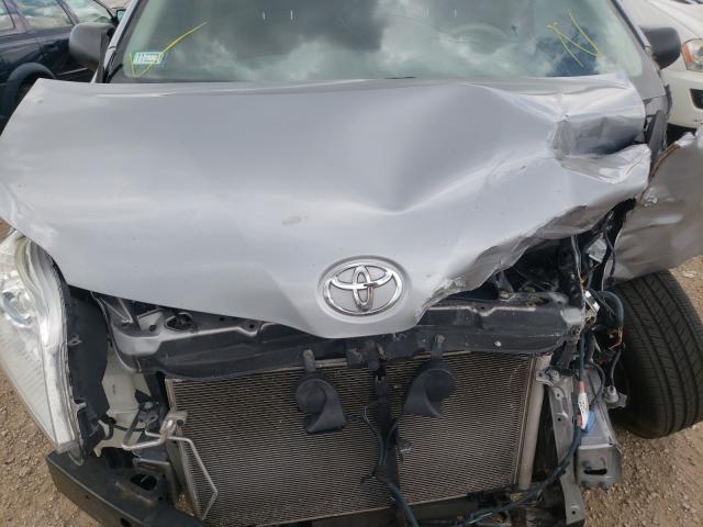 Photo 6 VIN: 5TDZK3DCXDS374089 - TOYOTA SIENNA 