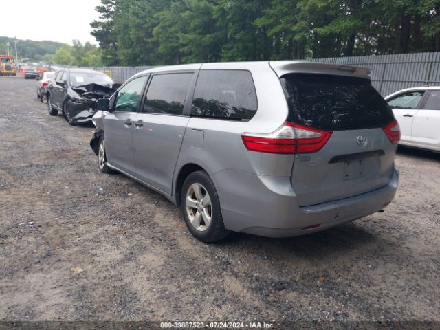 Photo 2 VIN: 5TDZK3DCXGS706990 - TOYOTA SIENNA 