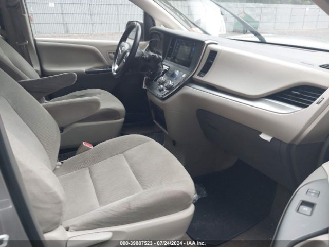 Photo 4 VIN: 5TDZK3DCXGS706990 - TOYOTA SIENNA 