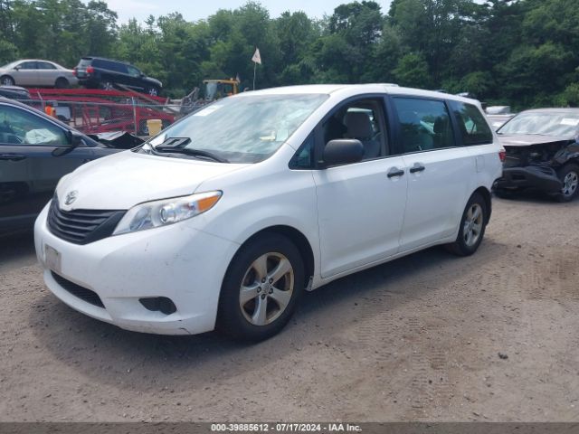 Photo 1 VIN: 5TDZK3DCXGS737057 - TOYOTA SIENNA 