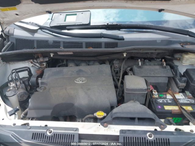 Photo 9 VIN: 5TDZK3DCXGS737057 - TOYOTA SIENNA 