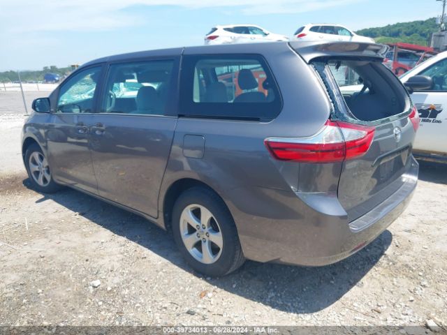 Photo 2 VIN: 5TDZK3DCXGS757017 - TOYOTA SIENNA 