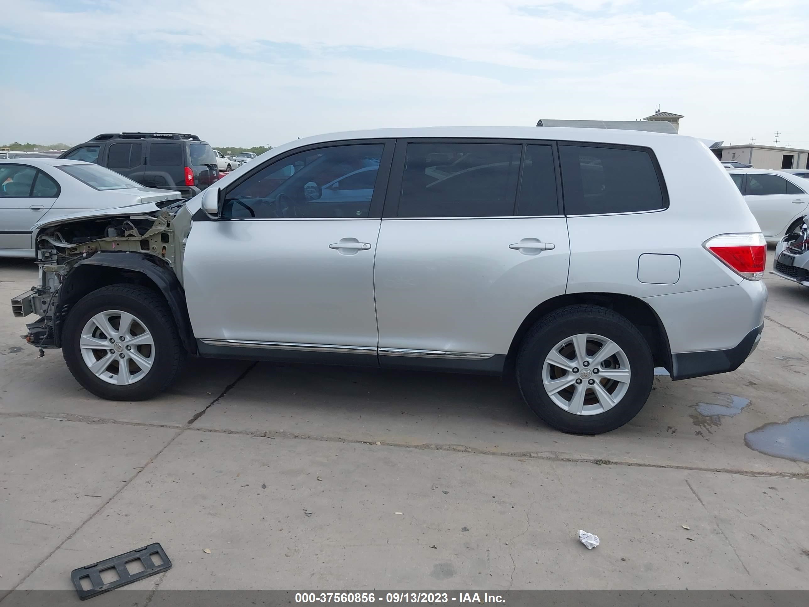 Photo 14 VIN: 5TDZK3EH0DS106047 - TOYOTA HIGHLANDER 