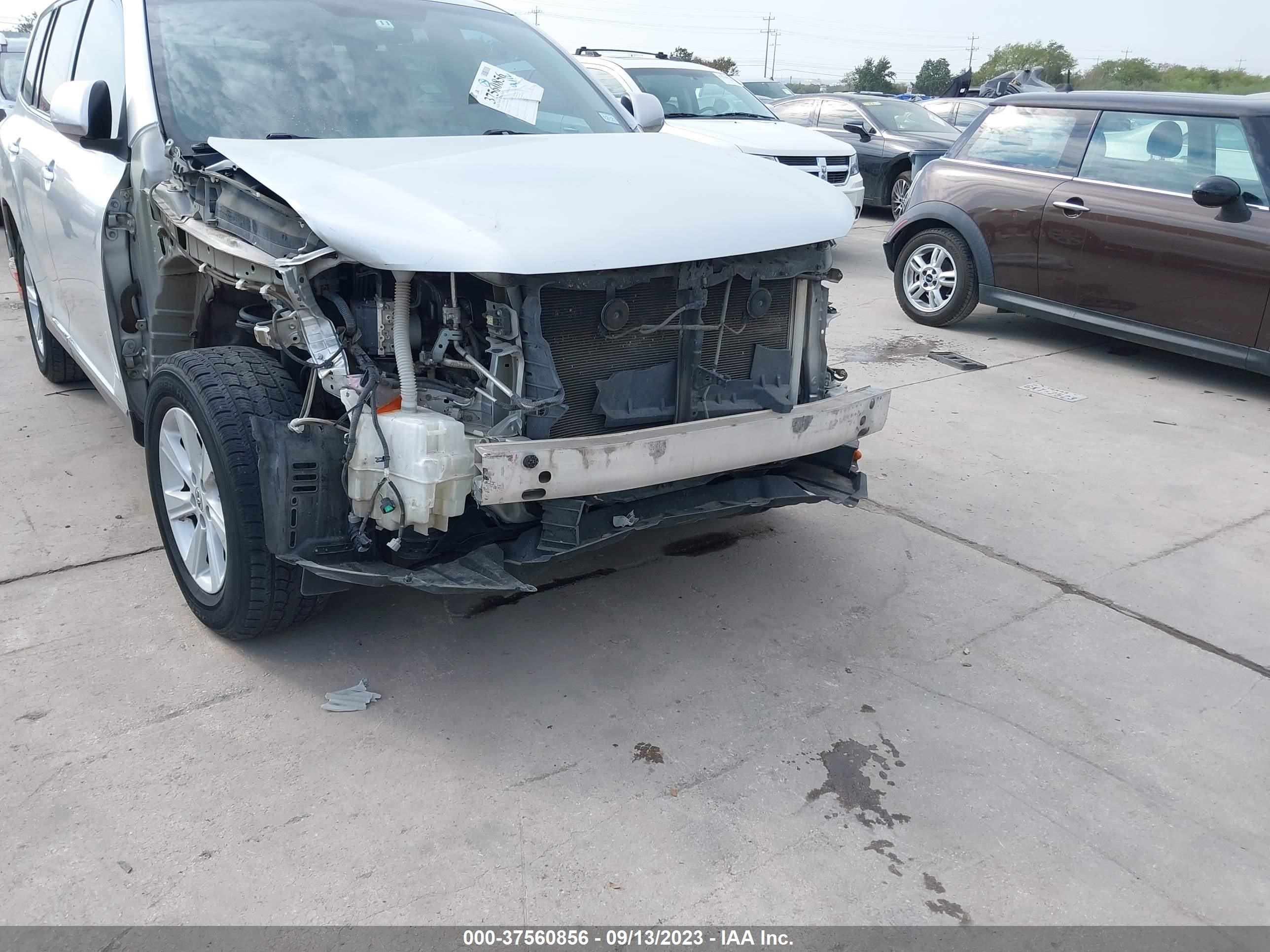 Photo 5 VIN: 5TDZK3EH0DS106047 - TOYOTA HIGHLANDER 