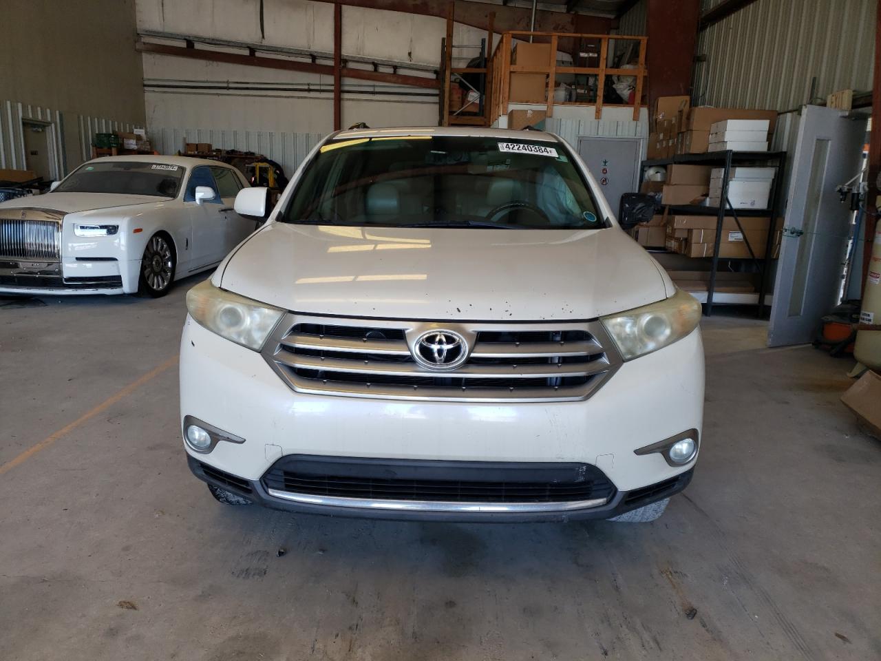 Photo 4 VIN: 5TDZK3EH1BS030562 - TOYOTA HIGHLANDER 