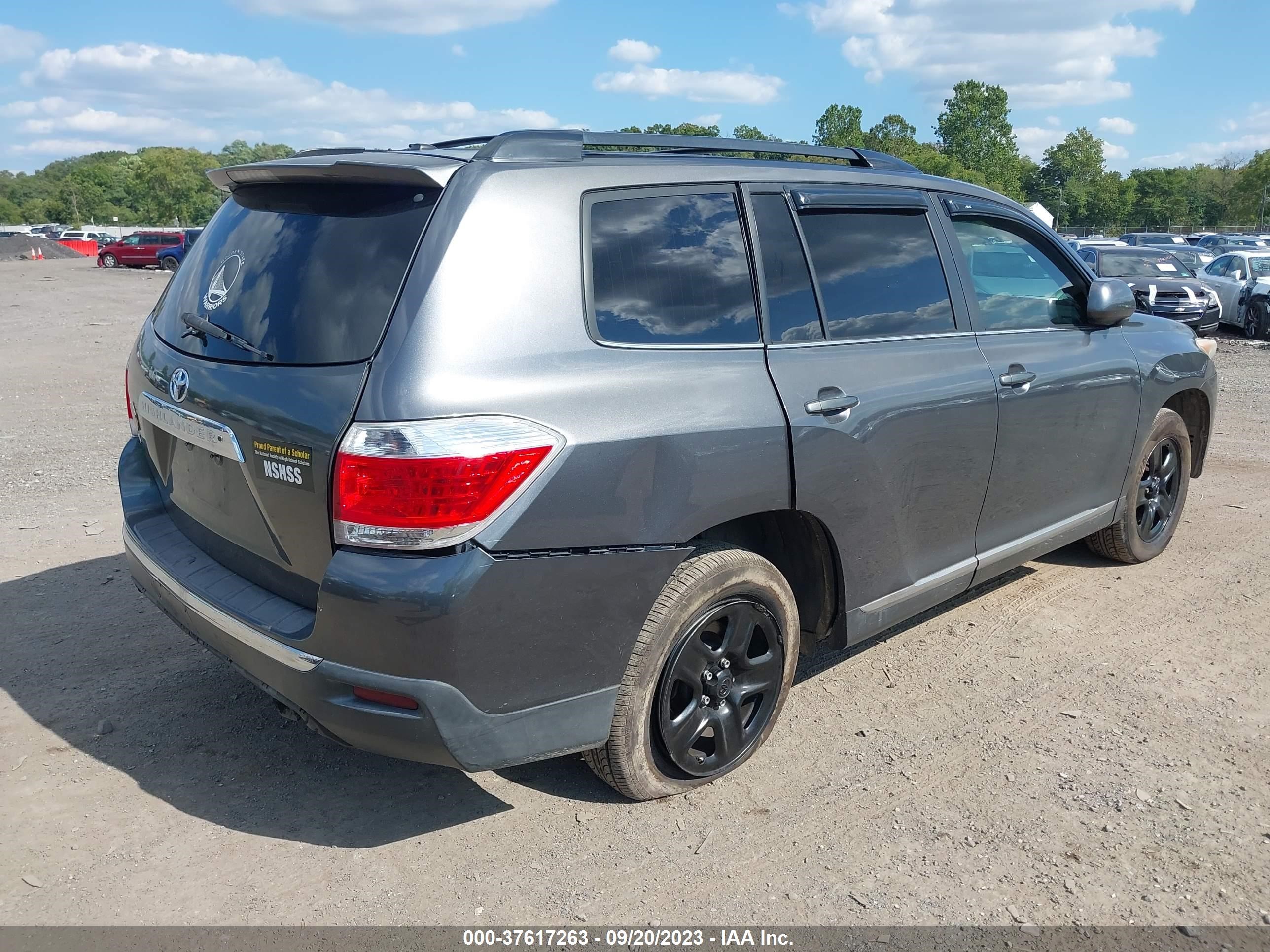 Photo 3 VIN: 5TDZK3EH3BS025184 - TOYOTA HIGHLANDER 