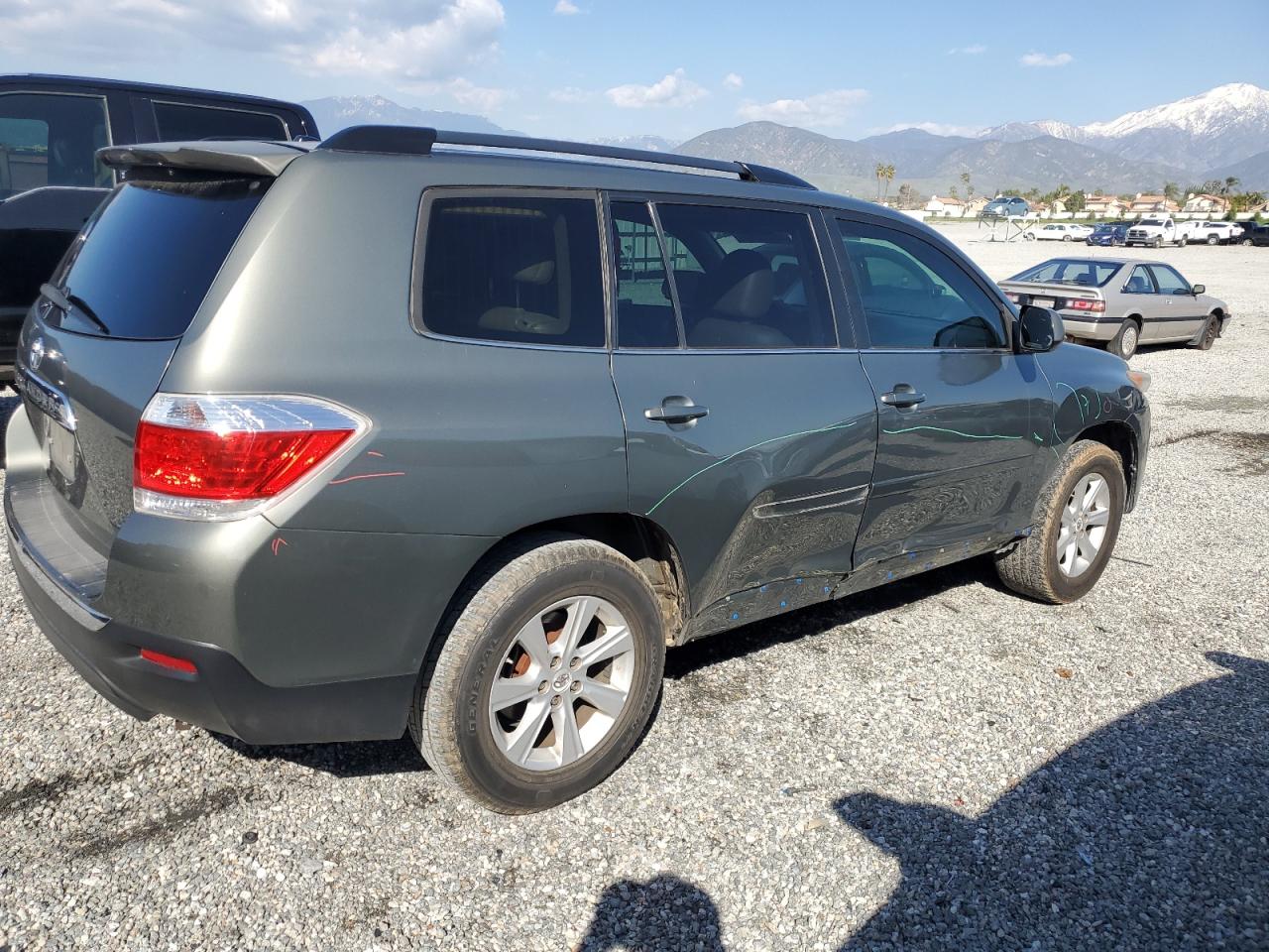 Photo 2 VIN: 5TDZK3EH5BS025459 - TOYOTA HIGHLANDER 