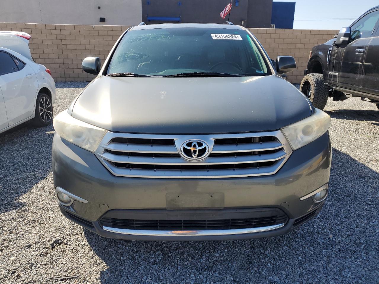 Photo 4 VIN: 5TDZK3EH5BS025459 - TOYOTA HIGHLANDER 