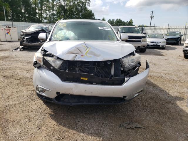 Photo 8 VIN: 5TDZK3EH5BS032606 - TOYOTA HIGHLANDER 