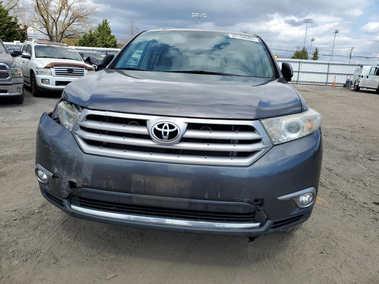 Photo 4 VIN: 5TDZK3EH5DS097619 - TOYOTA HIGHLANDER 