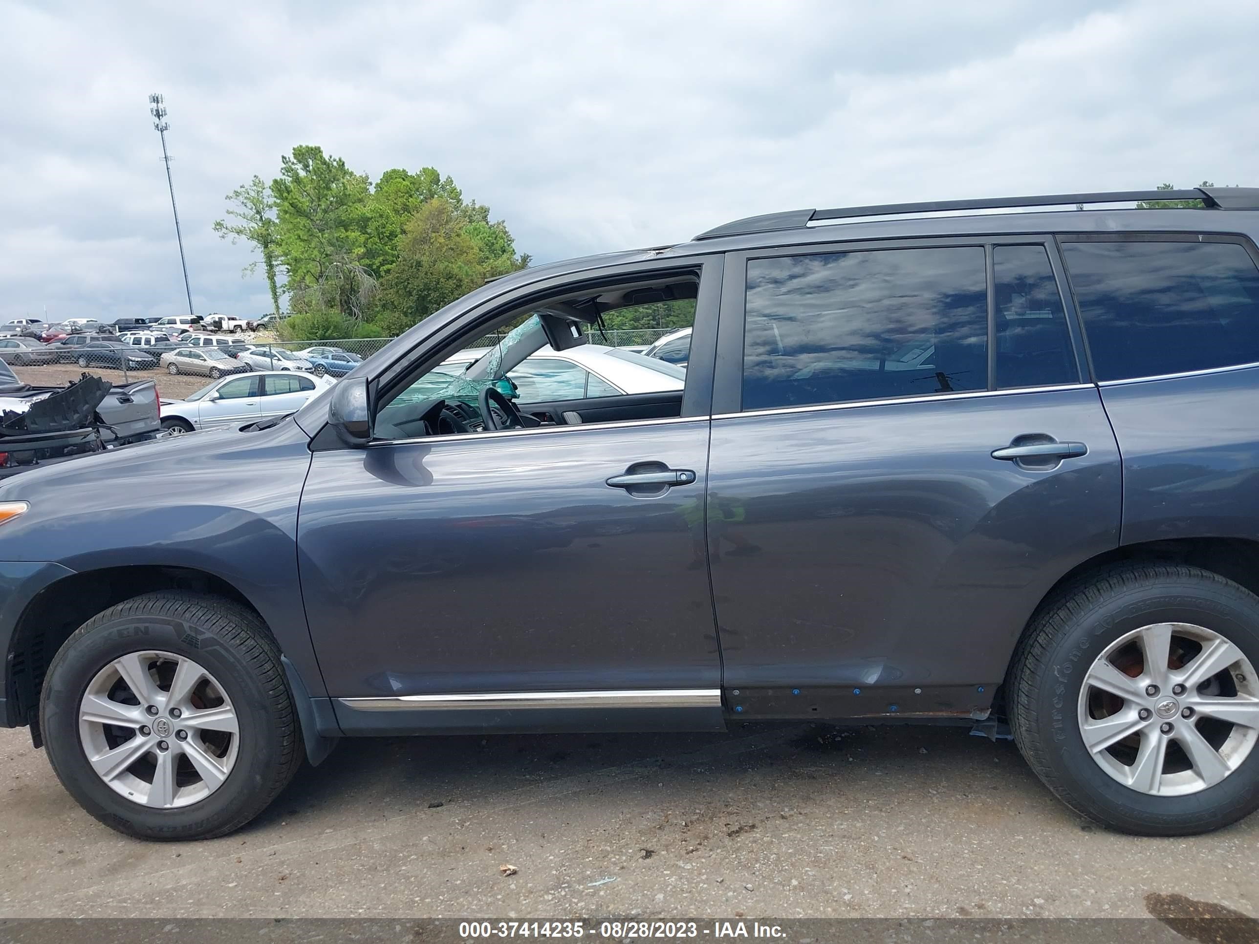 Photo 13 VIN: 5TDZK3EH5DS115018 - TOYOTA HIGHLANDER 