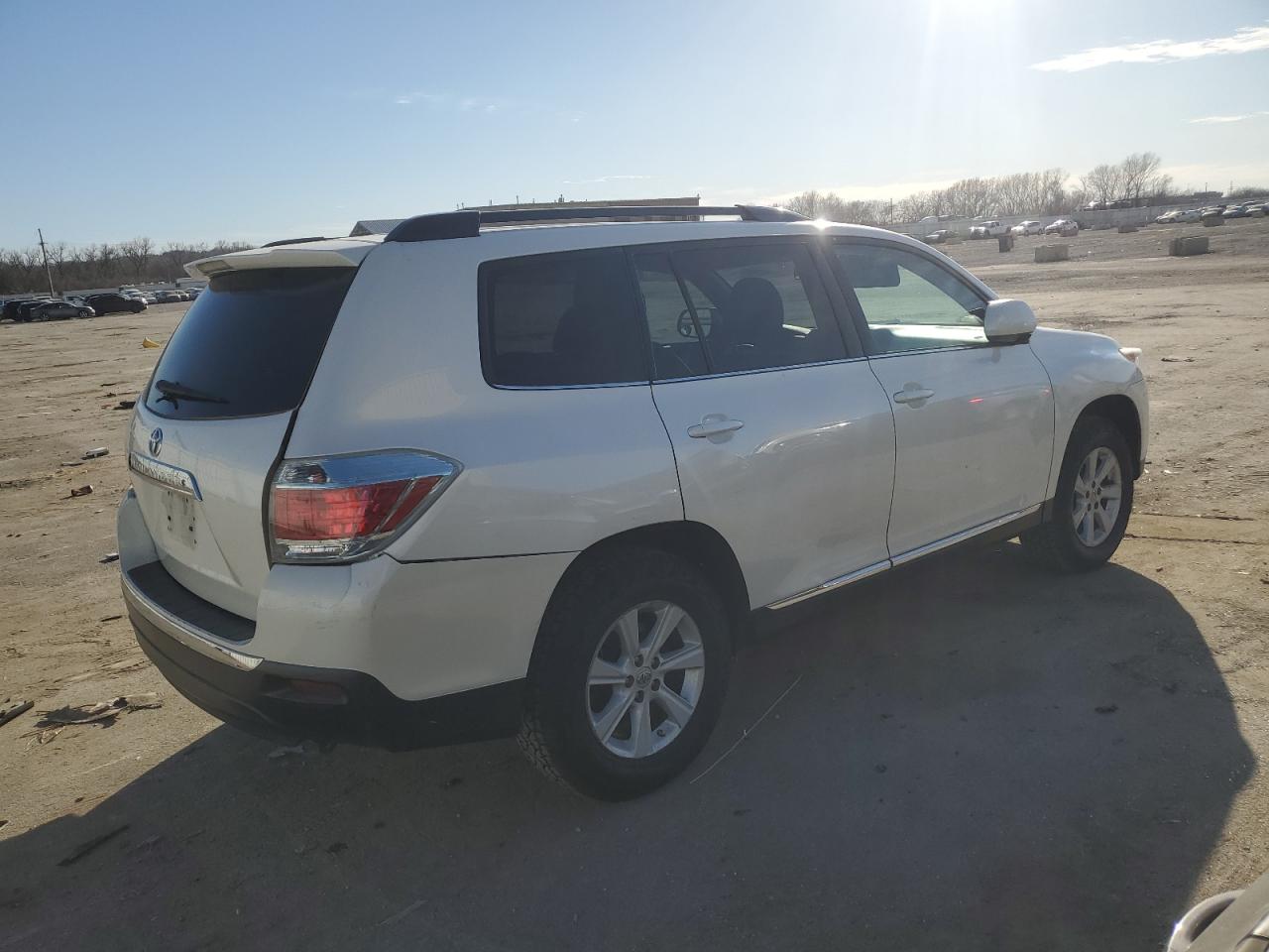 Photo 2 VIN: 5TDZK3EH5DS125550 - TOYOTA HIGHLANDER 