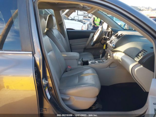 Photo 4 VIN: 5TDZK3EH9BS037758 - TOYOTA HIGHLANDER 