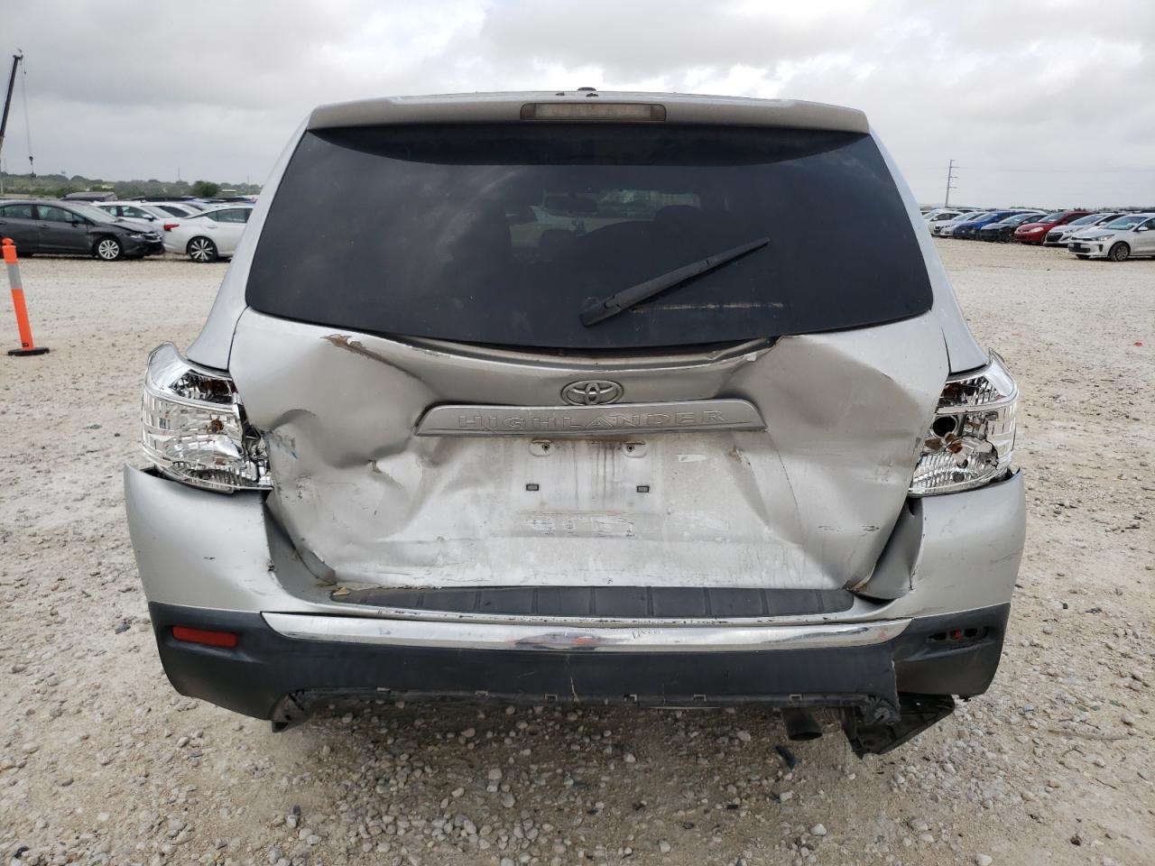 Photo 5 VIN: 5TDZK3EH9BS042703 - TOYOTA HIGHLANDER 