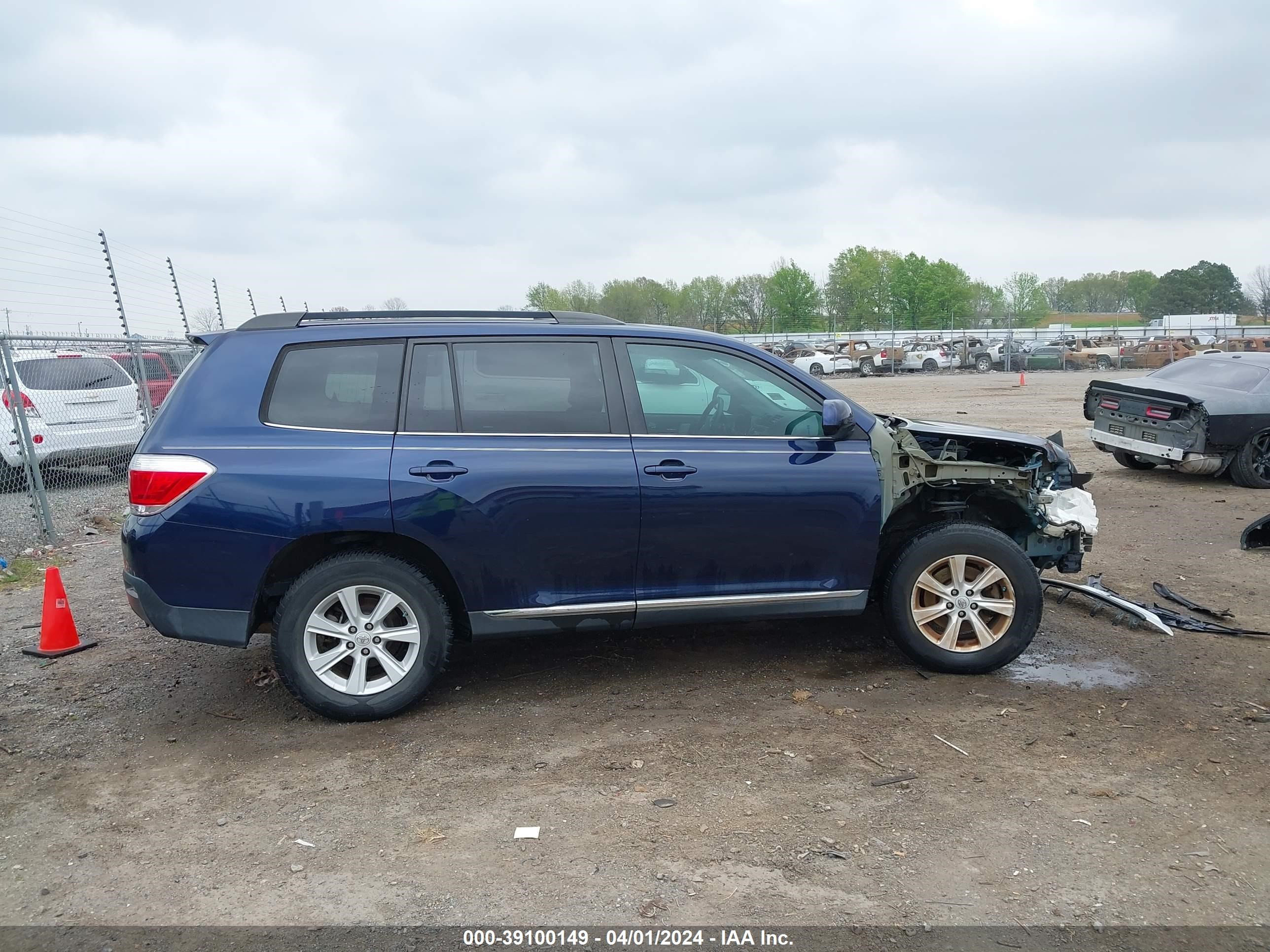 Photo 12 VIN: 5TDZK3EH9DS138429 - TOYOTA HIGHLANDER 