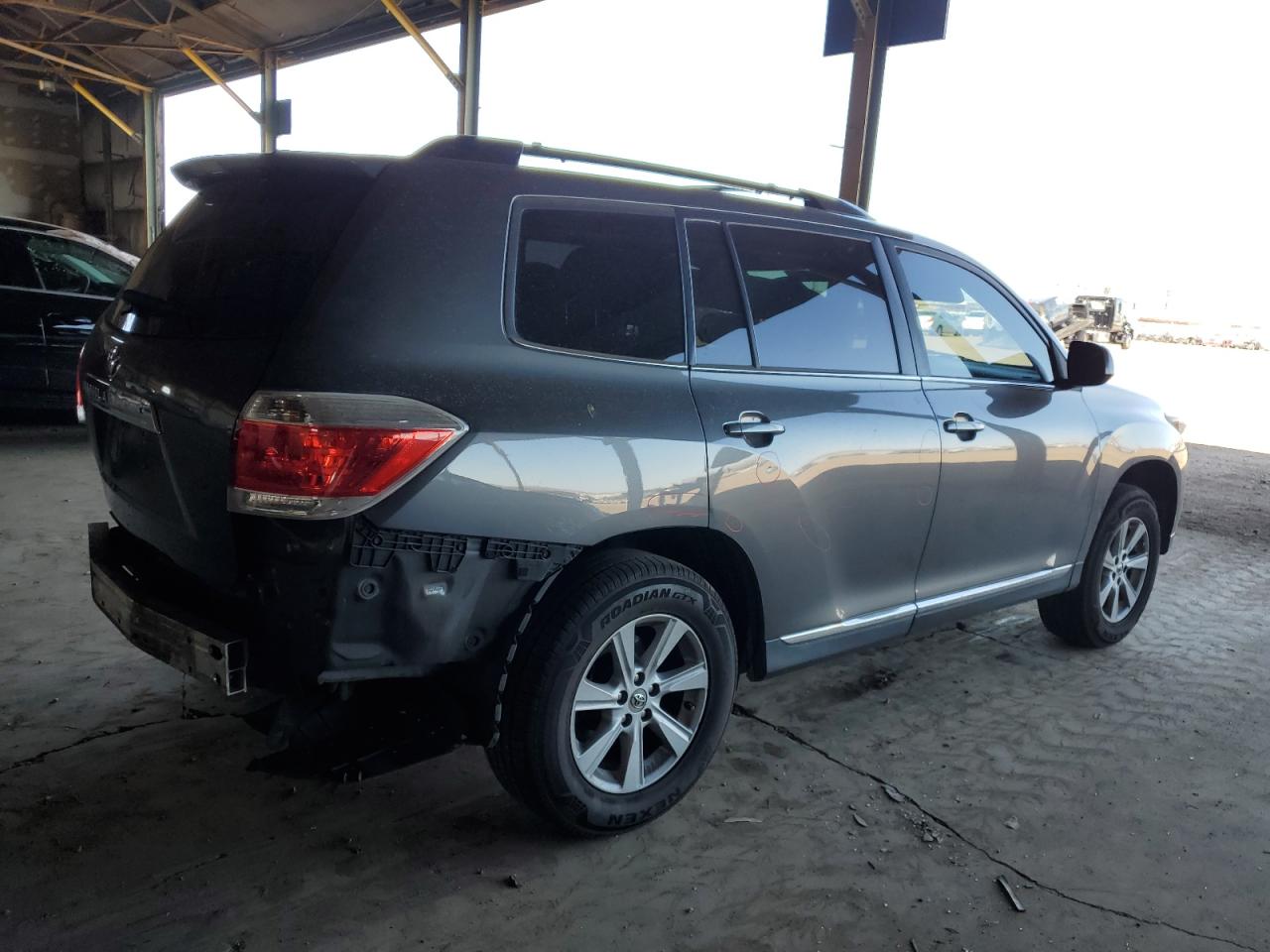 Photo 2 VIN: 5TDZK3EHXCS068423 - TOYOTA HIGHLANDER 