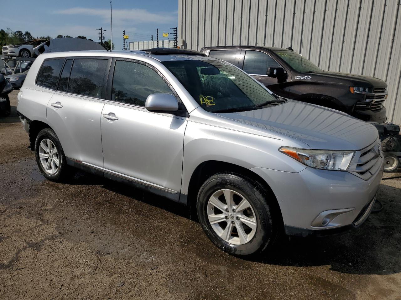 Photo 3 VIN: 5TDZK3EHXCS069555 - TOYOTA HIGHLANDER 