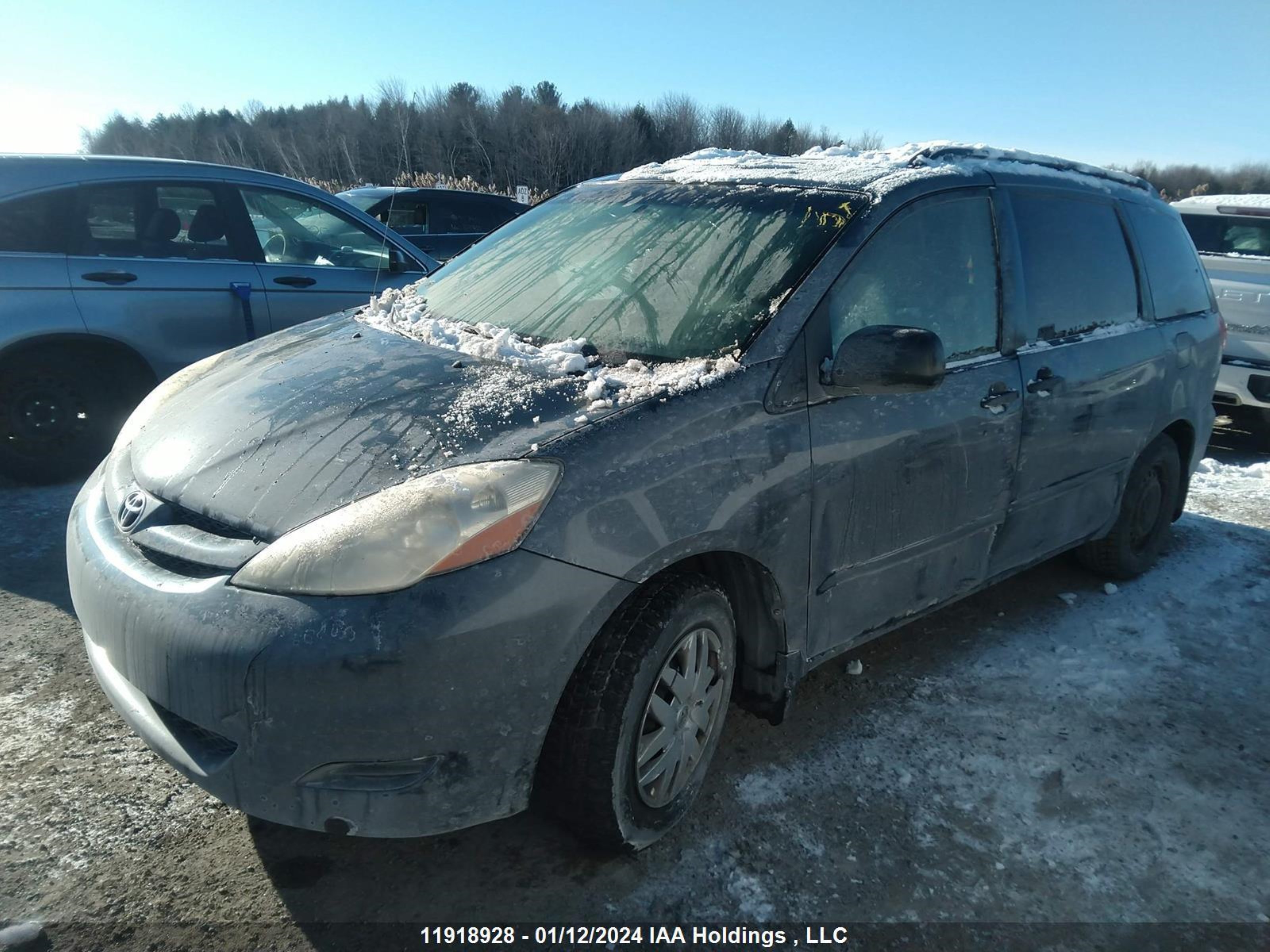 Photo 1 VIN: 5TDZK4CC4AS304591 - TOYOTA SIENNA 