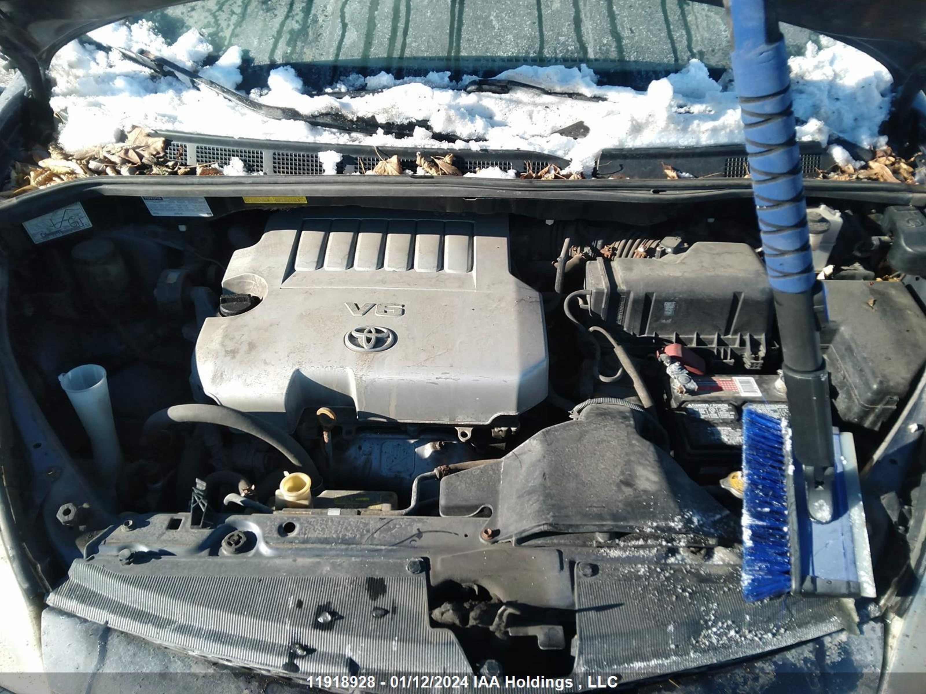 Photo 9 VIN: 5TDZK4CC4AS304591 - TOYOTA SIENNA 