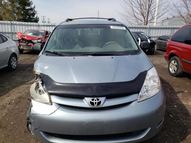 Photo 4 VIN: 5TDZK4CC6AS291486 - TOYOTA SIENNA CE 