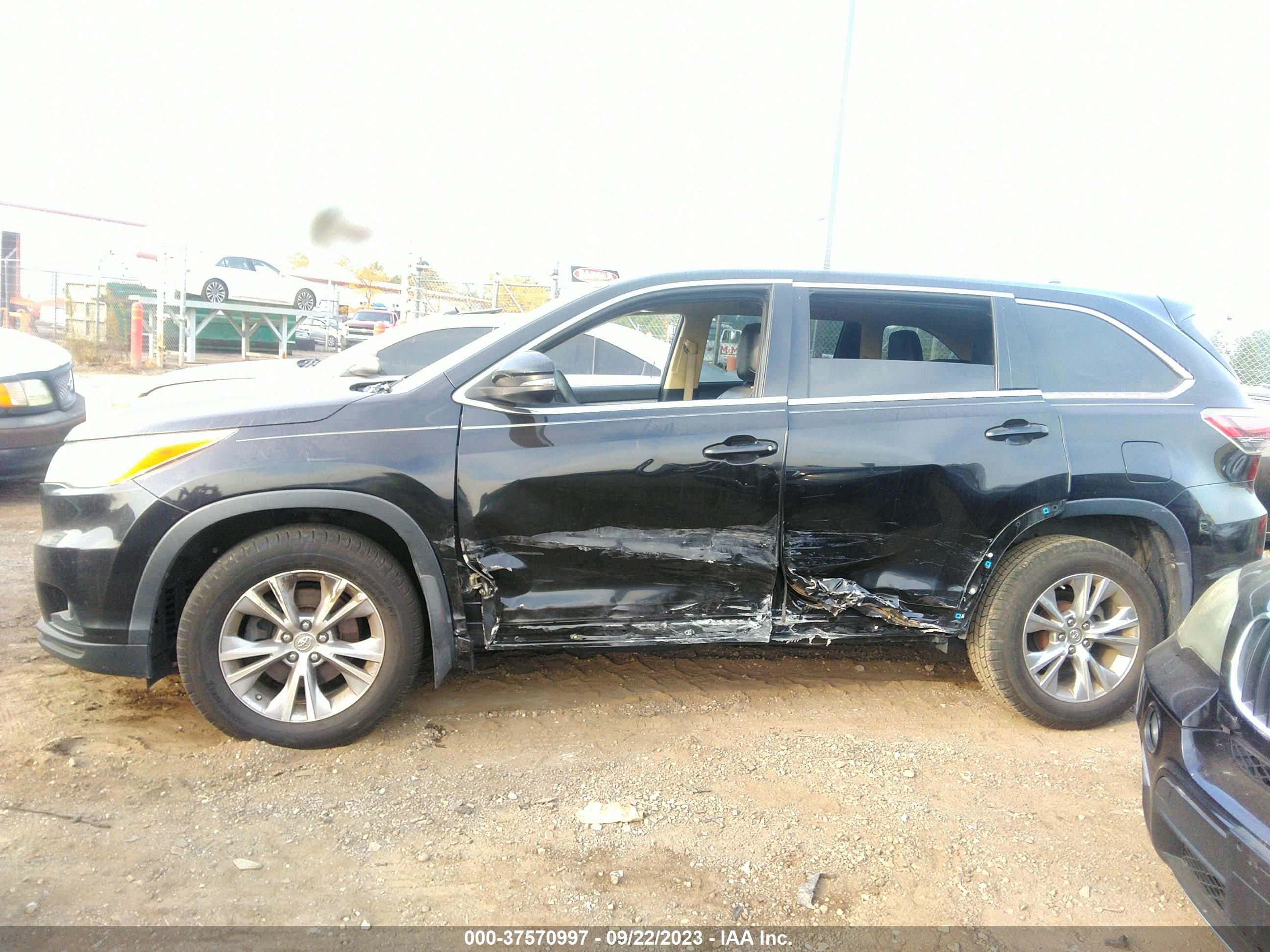 Photo 12 VIN: 5TDZKRFH3FS058547 - TOYOTA HIGHLANDER 