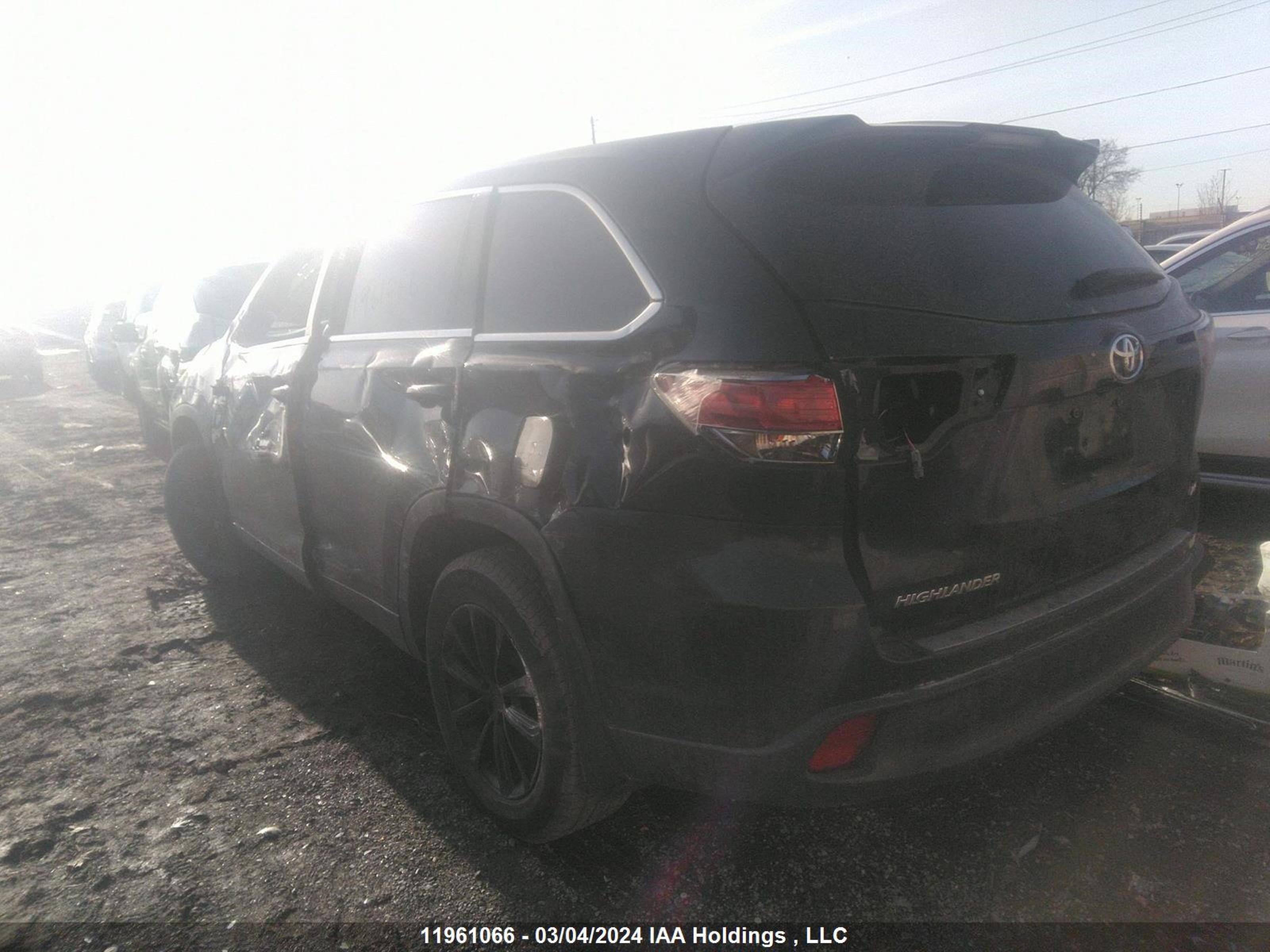 Photo 2 VIN: 5TDZKRFH4GS166161 - TOYOTA HIGHLANDER 