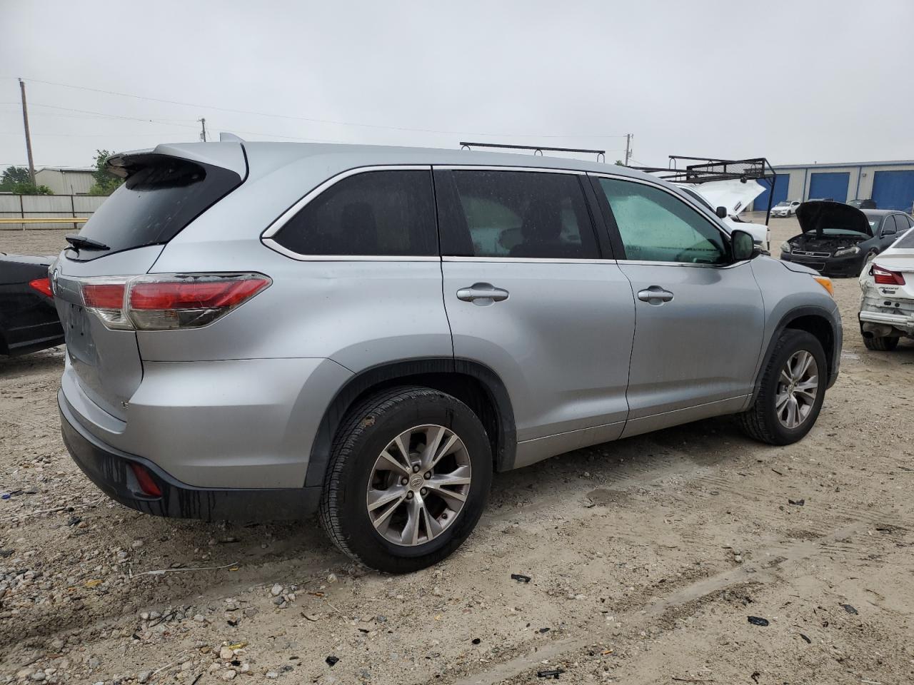 Photo 2 VIN: 5TDZKRFH7ES008362 - TOYOTA HIGHLANDER 