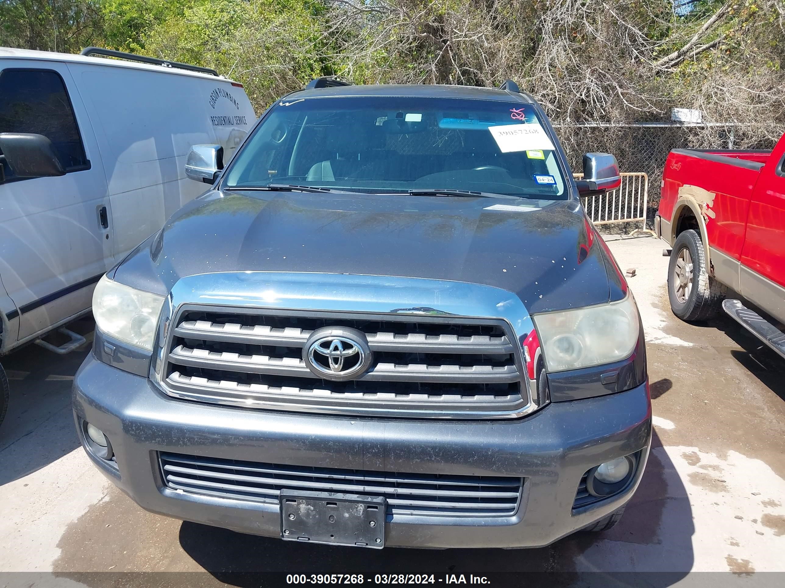 Photo 10 VIN: 5TDZM5G11BS003142 - TOYOTA SEQUOIA 