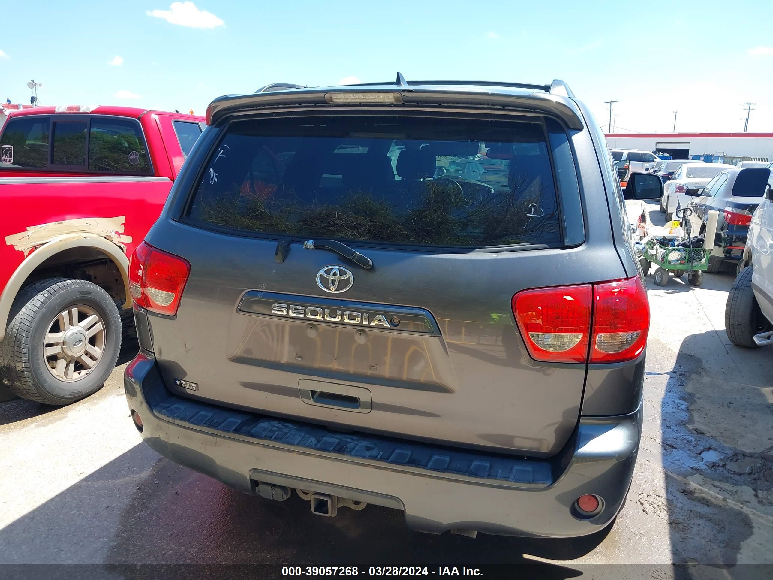 Photo 14 VIN: 5TDZM5G11BS003142 - TOYOTA SEQUOIA 