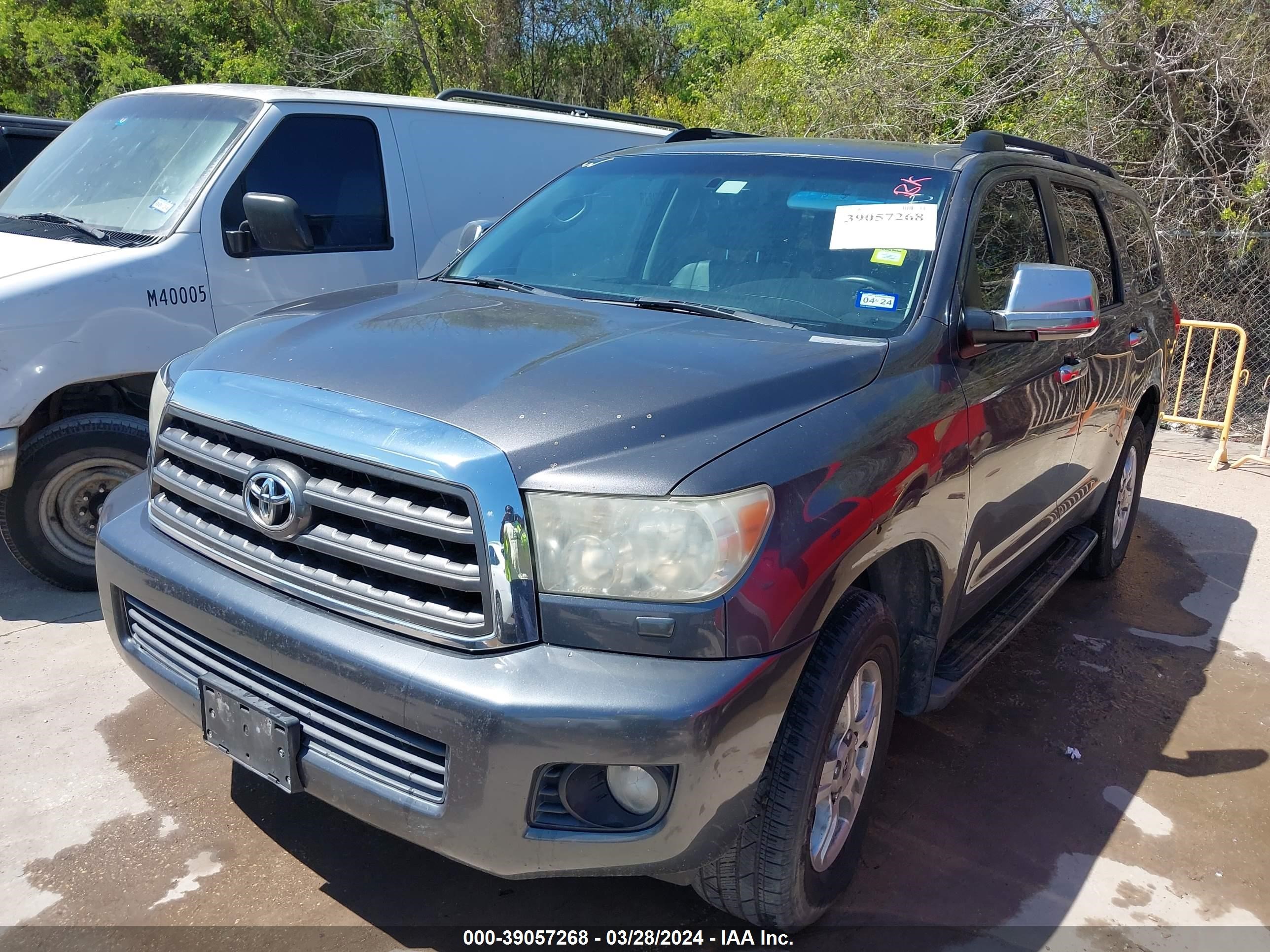 Photo 5 VIN: 5TDZM5G11BS003142 - TOYOTA SEQUOIA 