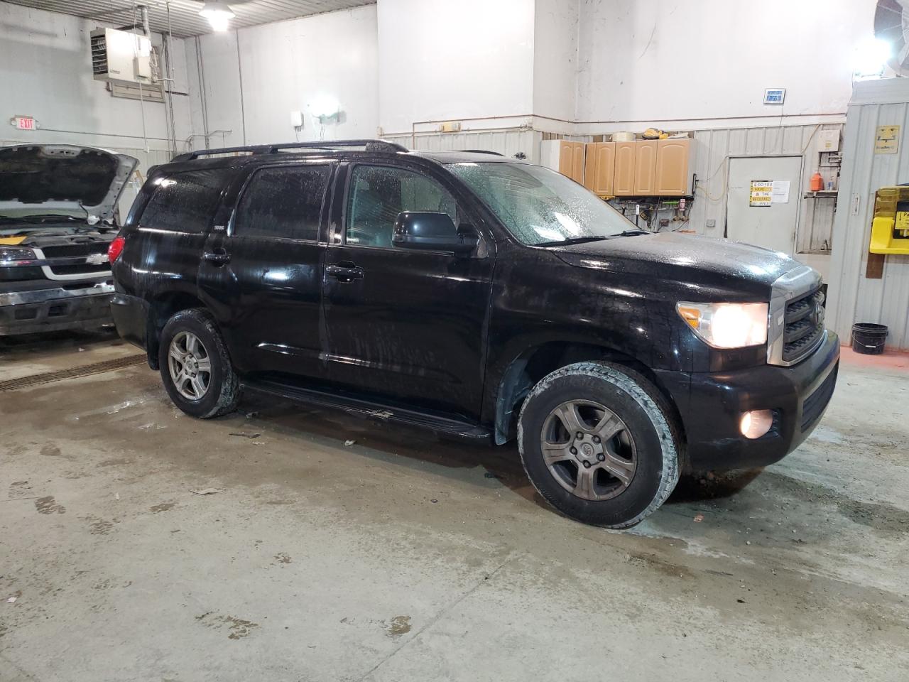 Photo 3 VIN: 5TDZM5G11CS003823 - TOYOTA SEQUOIA 