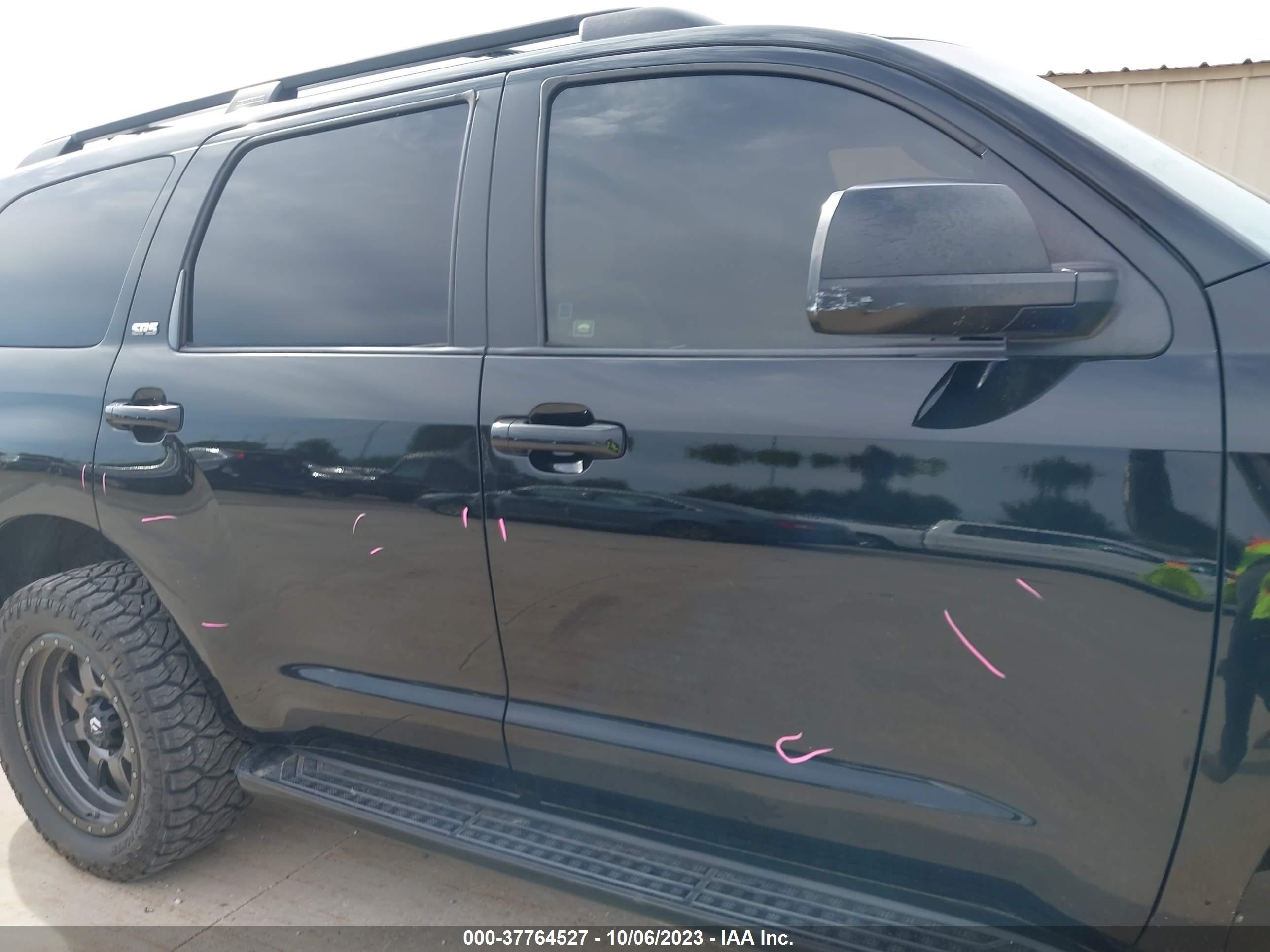 Photo 13 VIN: 5TDZM5G18AS002228 - TOYOTA SEQUOIA 