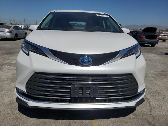 Photo 4 VIN: 5TDZRKEC1RS187559 - TOYOTA SIENNA LIM 