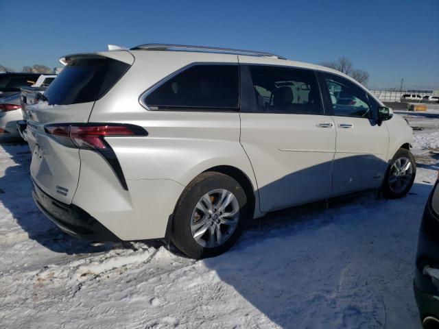 Photo 2 VIN: 5TDZRKEC3MS062443 - TOYOTA SIENNA 