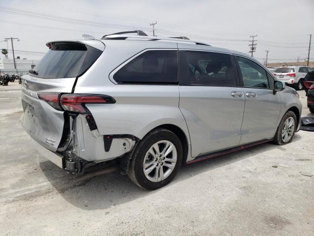 Photo 2 VIN: 5TDZRKEC3RS181746 - TOYOTA SIENNA LIM 