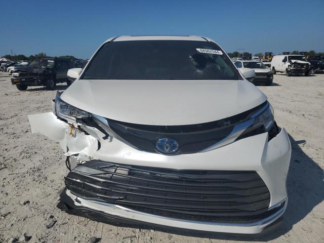 Photo 4 VIN: 5TDZRKEC4NS077325 - TOYOTA SIENNA LIM 