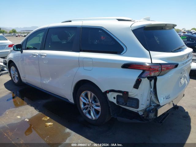 Photo 2 VIN: 5TDZRKEC5MS003166 - TOYOTA SIENNA 