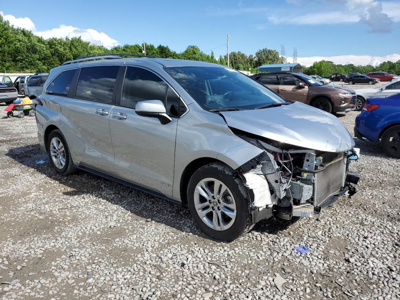 Photo 3 VIN: 5TDZRKEC5MS030934 - TOYOTA SIENNA 