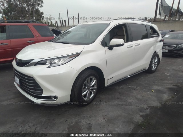 Photo 1 VIN: 5TDZRKEC6MS026956 - TOYOTA SIENNA 