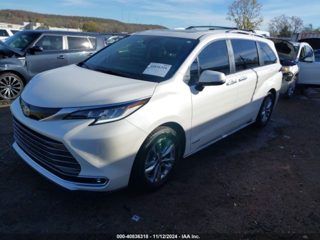 Photo 1 VIN: 5TDZRKEC7MS038159 - TOYOTA SIENNA 